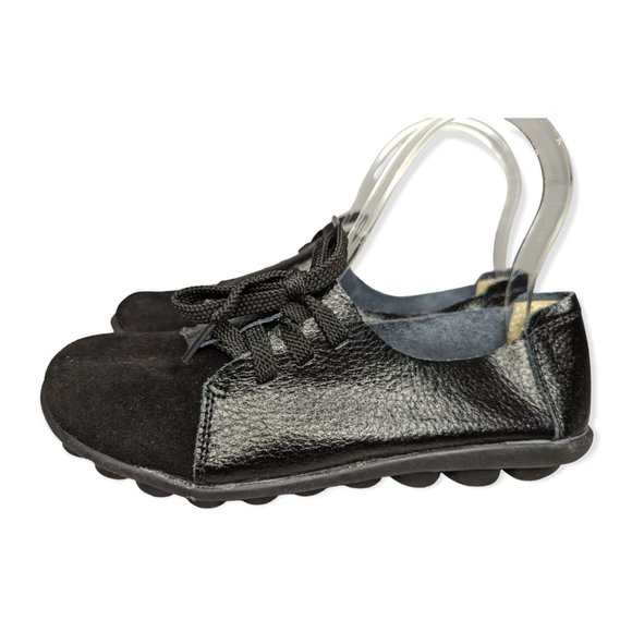 Women's Black Leather Off Set Breathable Lightweight Shoes Size 37/ US Size 6.5 - Picture 3 of 11